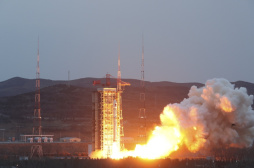 長二丁“一箭四星”發射成功 在軌組成國際首個車輪式衛星編隊